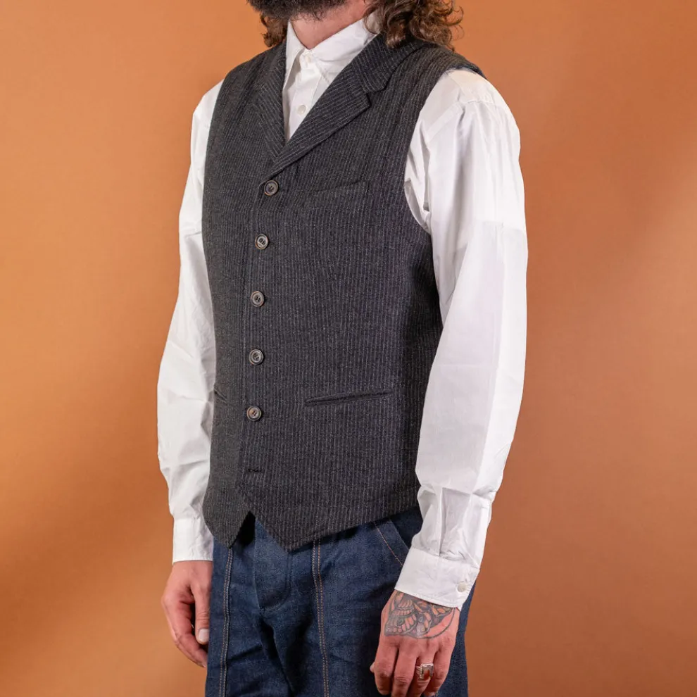 William Lapel Waistcoat Black Pin